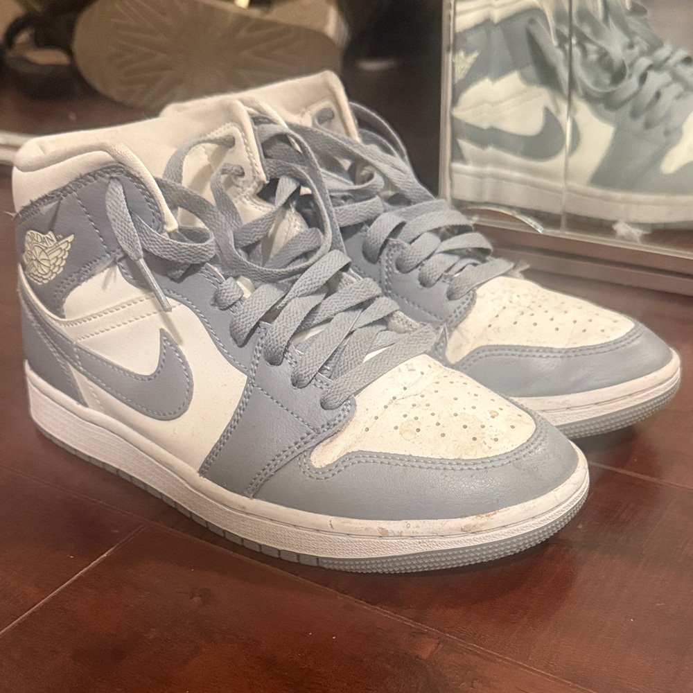 Nike Women's Gray and White Sneakers